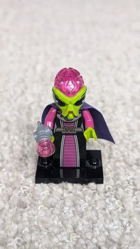 Lego Alien Villainess Minifigure col128 Collectible Minifigures Series 8 