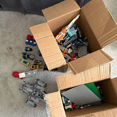 HUGE LEGO LOT Starwars, Avengers, City.  No minifigs READ DESCRIPTION 