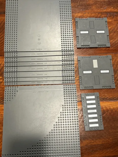 Lot of 13 LEGO Road Baseplates 32 x 32  Dark Gray 44336, 44341, 44342,  44343 +