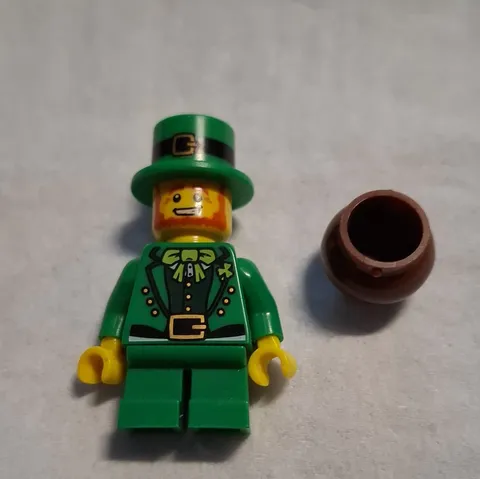 LEGO Minifigures Leprechaun Minifigure with Pot Accessory 2pcs Plastic