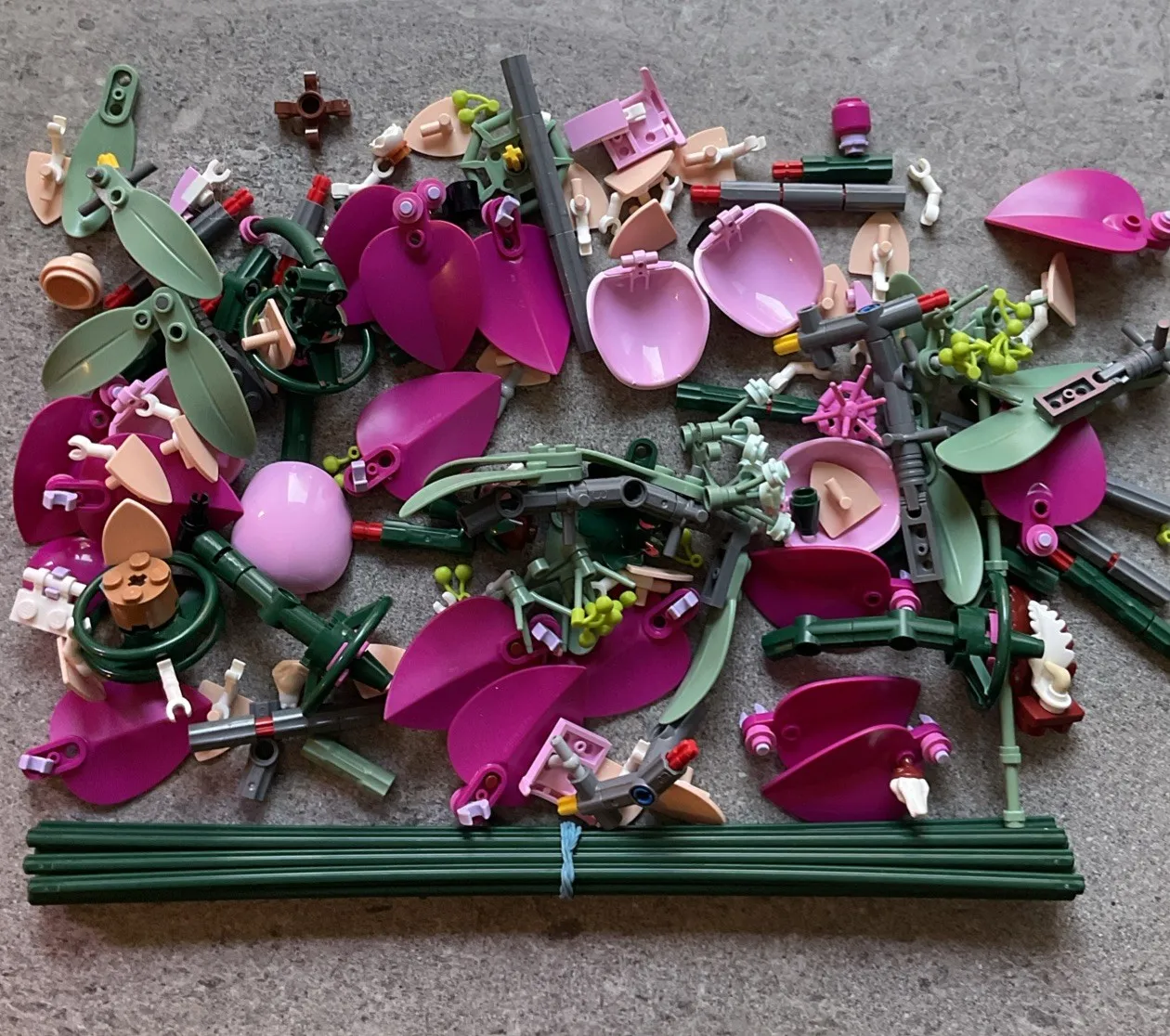 Lot of Assorted Lego Botanical Flowers Parts Pieces Lot #1
