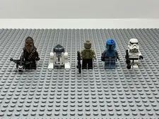 LEGO Star Wars Minifigures Lot of 5 w/ Chewbacca, R2-D2, Blasters, Helmets
