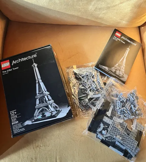 LEGO Architecture The Eiffel Tower 21019 Set | Factory sealed