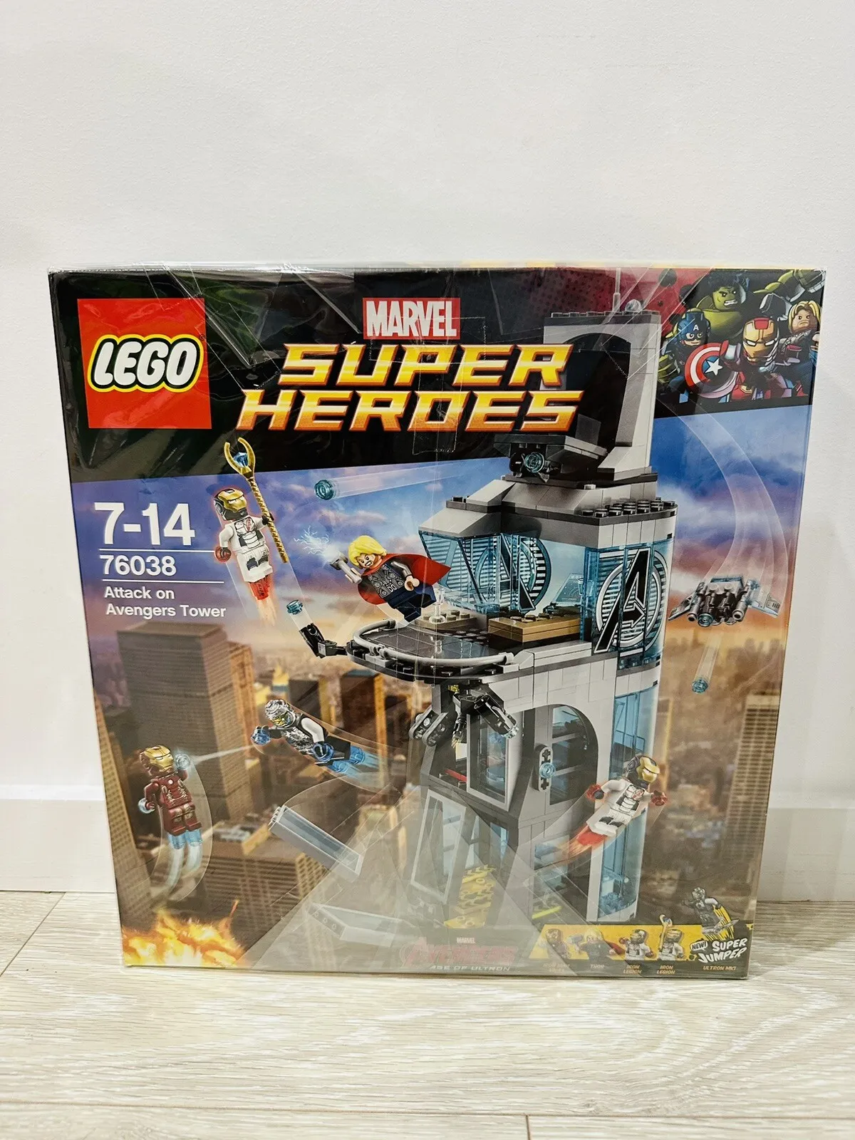 LEGO MARVEL 76038 Attack on Avengers Tower - BRAND NEW - RARE RETIRED SET!