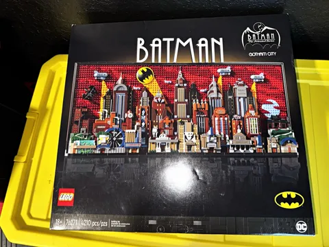LEGO 76271 Batman The Animated Series Gotham City Set 4210pcs Age 18+