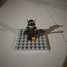 LEGO Doubloon with Epaulettes Minifigure Ninjago Skybound Raid Zeppelin (70603)