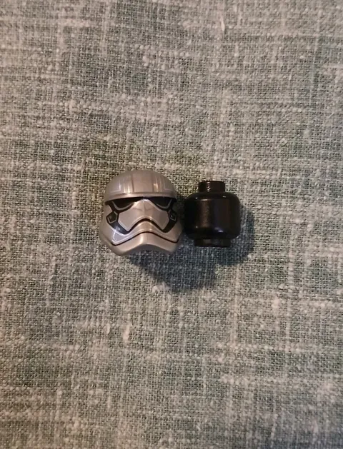 LEGO Star Wars Captain Phasma Helmet Minifigure Head Lot Silver Helmet Black...
