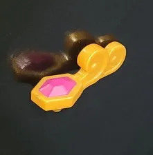 LEGO 98379pb01 Minifigure turban pin w/ Magenta Jewel Pattern - pearl gold 1pc