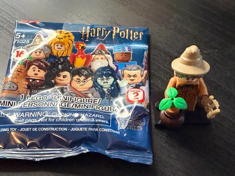 Lego Minifigure Professor Sprout, Harry Potter, Series 2 colhp37 NEW mf006