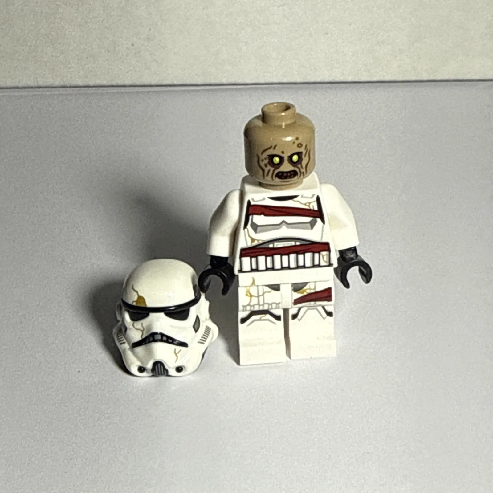 Night Trooper sw1358 White Helmet Star Wars Lego Minifigure