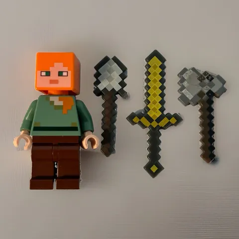 LEGO Minecraft Alex Minifigure min017 Lot with Gold Sword Stone Axe & Shovel