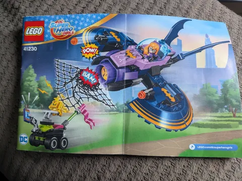 Lego 41230 DC Super Hero Girls Batgirl Bat Chase Book