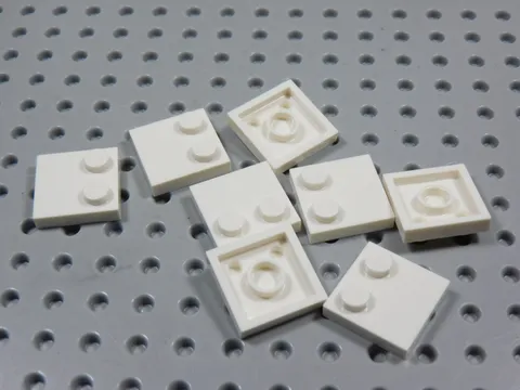 LEGO Lot of 8 White 2x2 Smooth Plates w/ 2 Studs on Edge BH