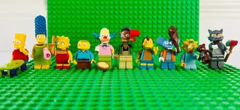 LEGO Simpsons Lot of Minifigures x 10 - Series 1 w/ Accessories   *RETIRED*