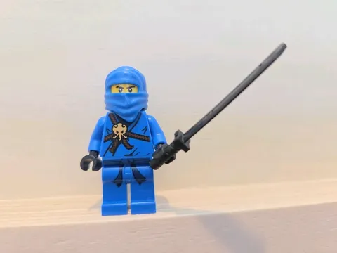 LEGO Ninjago Jay Minifigure (njo0004)  The Golden Weapons w/ Sword