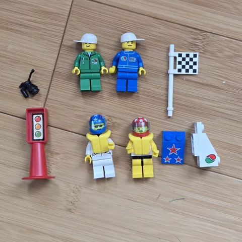 Lego 4 Minifigures Classic Town Octan Racing Minifigs with Accessories