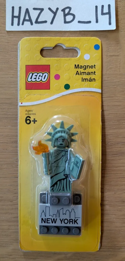 NEW LEGO Statue Of Liberty Minifigure Magnet  853600 New York City Exclusive