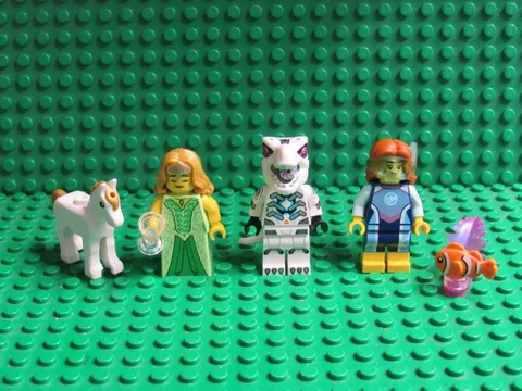 Lot LEGO Series 29 Collectible Minifigures CMF MS65