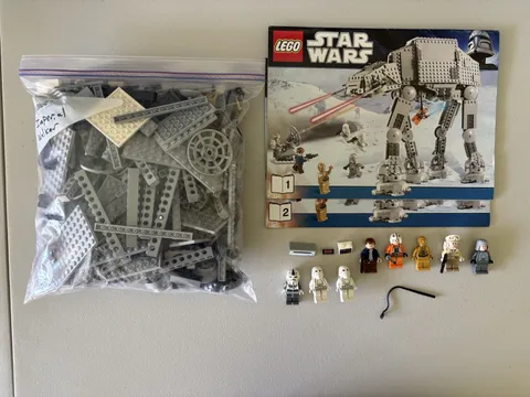 LEGO Star Wars: AT-AT Walker (8129) | Near Complete W/ Minifigures & Manual