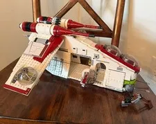 Star wars Lego republic gunship 1,175 pieces.(no box)set number 75021