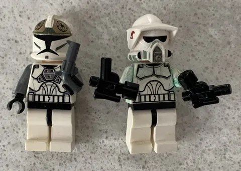 LEGO Star Wars ARF Clone Trooper Minifigures with Blasters Clone Wars Lot of 2