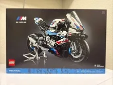 LEGO TECHNIC: BMW M 1000 RR (42130)