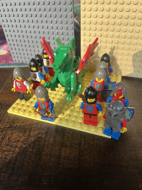 Lego Lion Knights Crusader Knights Dragon Lot Of 11 Minifigures Rare Vintage