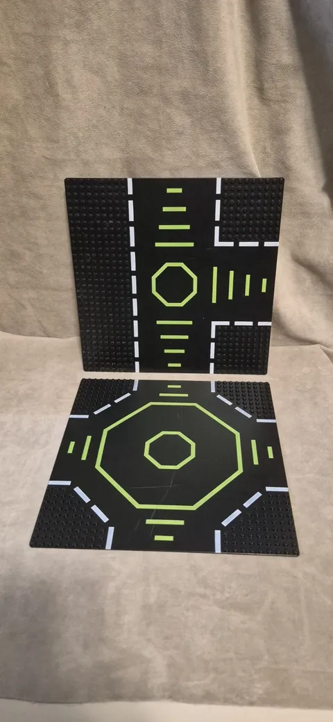 Vintage Lego Blacktron 2 # 6710 Alpha Centauri Outpost Landing Pads