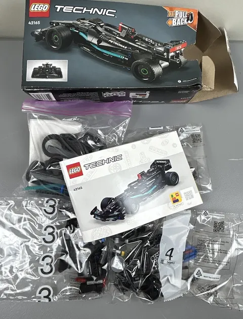 LEGO TECHNIC: Mercedes-AMG F1 W14 E Performance Pull-Back 42165 READ