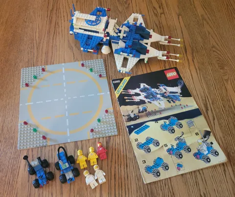 LEGO Legoland Space Classic: Galaxy Commander 6980 with minis and manual