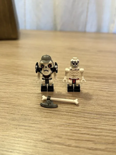 NEW CONDITION! LEGO Ninjago Skeleton Skulkin Minifigure Lot Pilot Season 2011