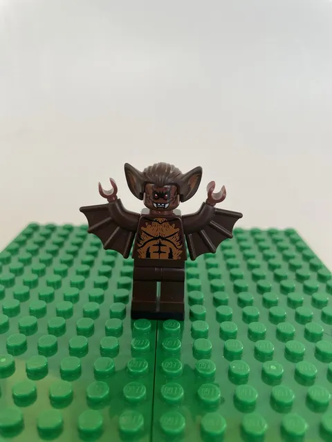 LEGO Bat Monster Minifigure Fighters 9498 Vampyre Castle Halloween