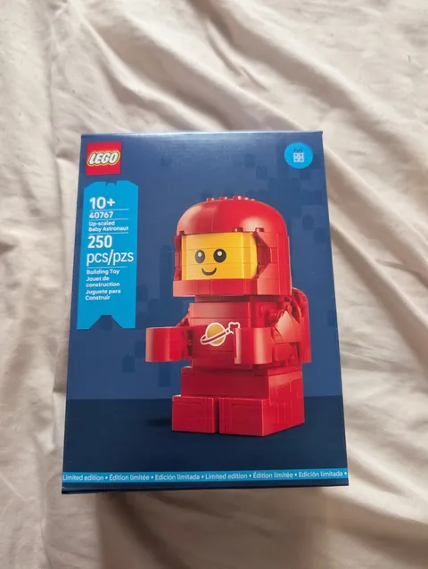 Lego Up Scaled Baby Astronaut 40767 Red Space Figure NEW Sealed Retired