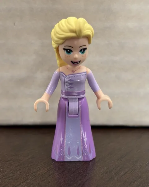 Elsa with Lavender Dress Lego Minifigure DP071