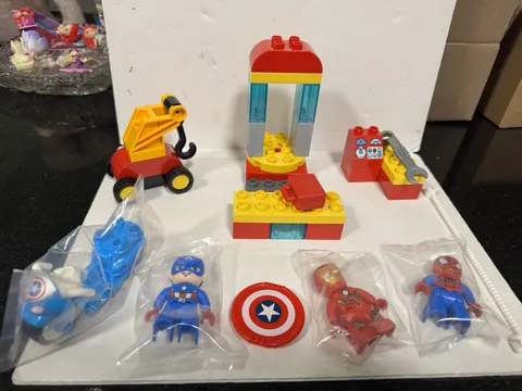 Lego Duplo Super Hero Lab #10921- 30 Pieces - Complete