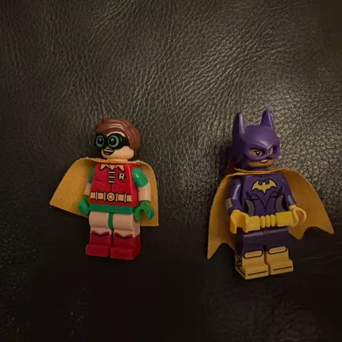 Lego DC Super Heroes Batgirl & Robin Minifigure 70902