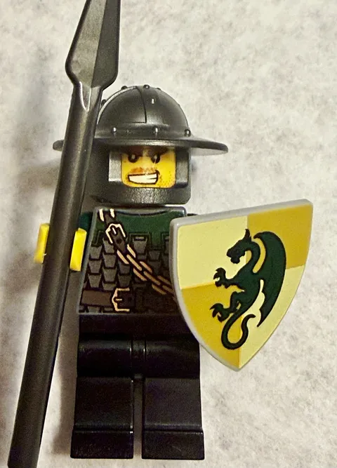 LEGO Castle Kingdoms Dragon Knight Minifigure cas455 w Dragon Shield and Spear