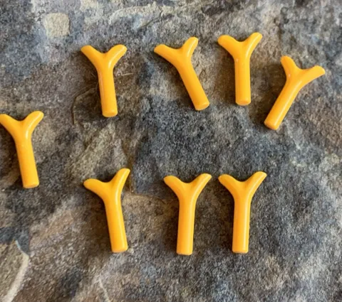 Lego Parts 33183 Plant Carrot Top Pieces. 8 Total. Yellow