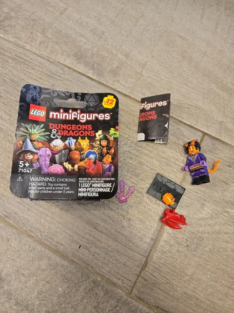 Lego Dungeons and Dragons (DnD) Tiefling Sorcerer Minifigure 71047 - Complete