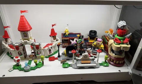 Super Mario Lego sets 71435 and 71437