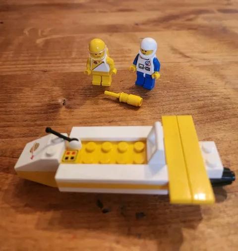 LEGO Classic Space Astronaut Minifigures Blue & Yellow w/ Speeder Vehicle