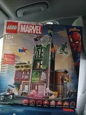 LEGO 76324 Marvel Spider-Man vs Oscorp 808 Pieces (8 minifigures) New Sealed 
