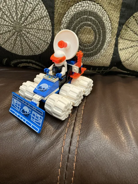 LEGO 1704-1 Space: Ice Planet Satellite Plow Complete