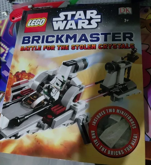 LEGO Star Wars Battle for the Stolen Crystals Brickmaster 2013 Book & LEGOs NEW