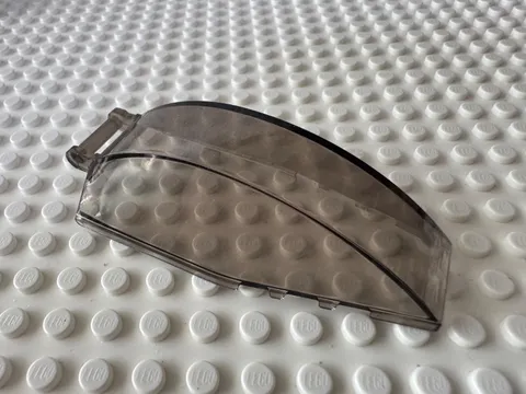 LEGO Windscreen 8 x 4 x 2 Curved with Bar Handle 23448