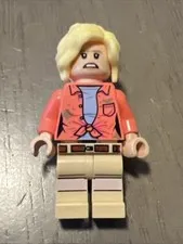 LEGO Jw107 Dr. Ellie Sattler - Coral Shirt with Dirt Spots Jurassic Park
