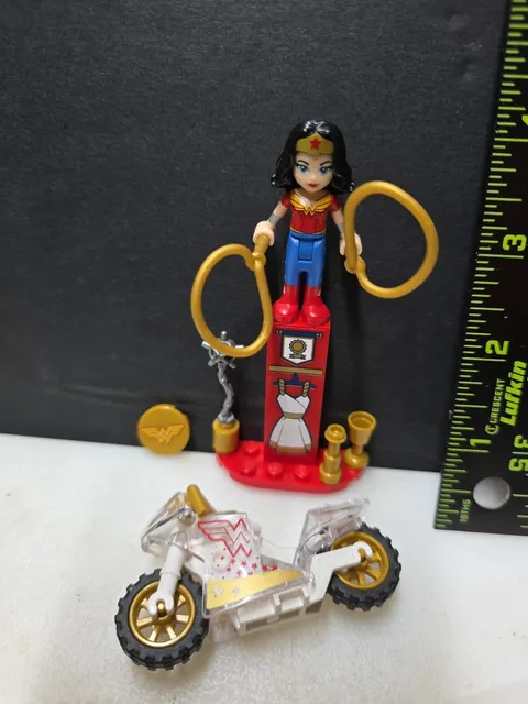 Wonder Woman LEGO Minifigure with Lasso from Set 41235 Doll