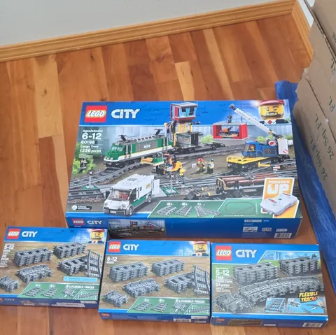 LEGO City 60198 Cargo Train Battery Powered 1226pc Box +3 Train Track Boxes