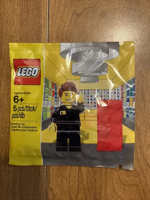 LEGO Promotional 5001622 Lego Store Employee Polybag. New. Sealed.