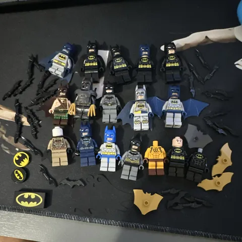 LEGO Batman Minifigure Lot w/ Bat Accessories & Parts Plastic Figures